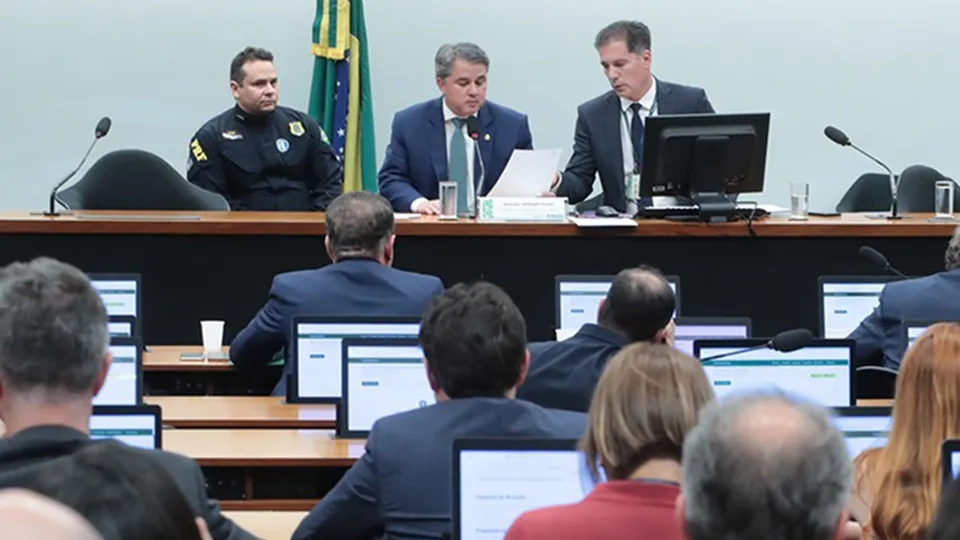Congresso aprova LDO 2026 com prazo para pagamento de 65% das emendas parlamentares