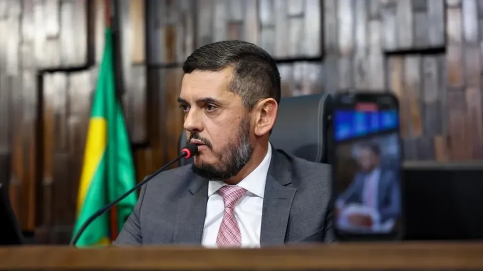 A Comiss&atilde;o de Constitui&ccedil;&atilde;o e Justi&ccedil;a da Alerj decide adiar a an&aacute;lise da pris&atilde;o de Bacellar, acusado na Opera&ccedil;&atilde;o Unha e Carne.