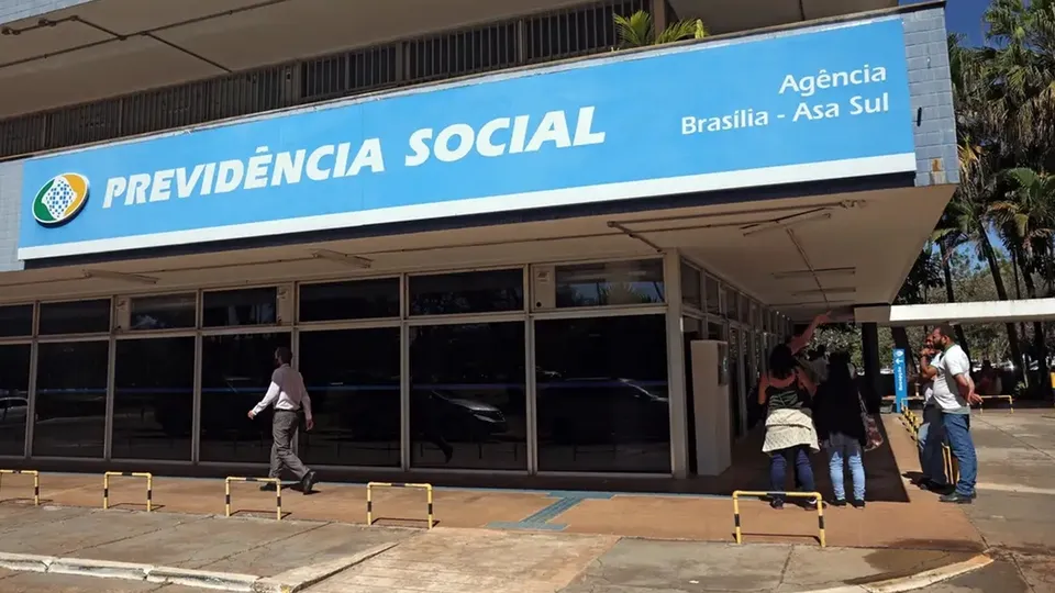 Novas diretrizes exigem maior tempo de contribui&ccedil;&atilde;o e alteram idades m&iacute;nimas para aposentadoria