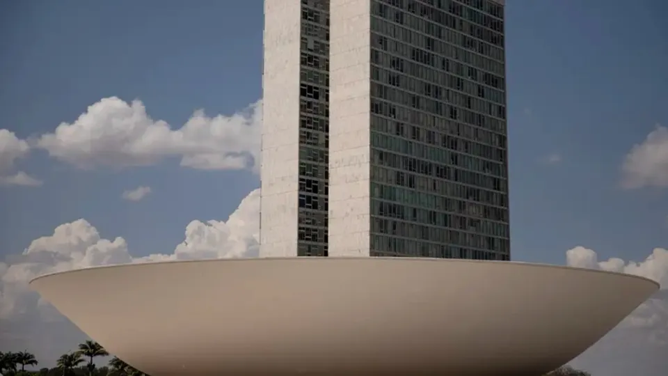 Inscri&ccedil;&otilde;es v&atilde;o at&eacute; 26 de janeiro; oportunidades s&atilde;o para analistas e t&eacute;cnicos legislativos