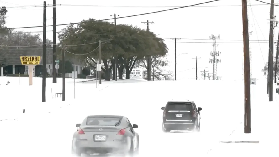 Uma forte onda de frio atinge os Estados Unidos, resultando em mais de 11 mil voos cancelados e ao menos 11 mortes confirmadas.
