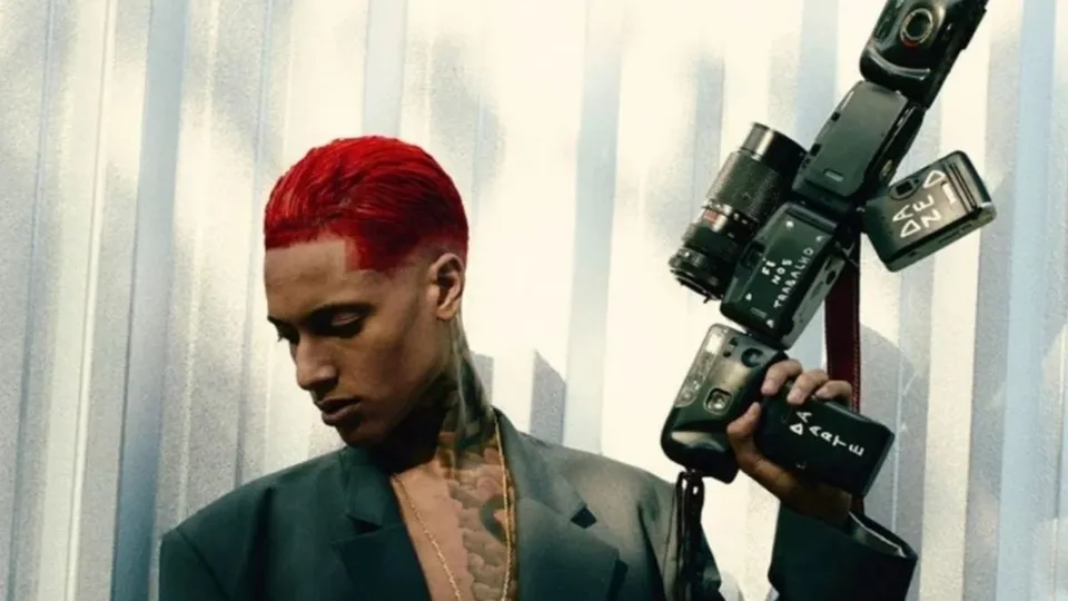 O artista teve a pris&atilde;o preventiva decretada, mas n&atilde;o foi encontrado pela pol&iacute;cia.