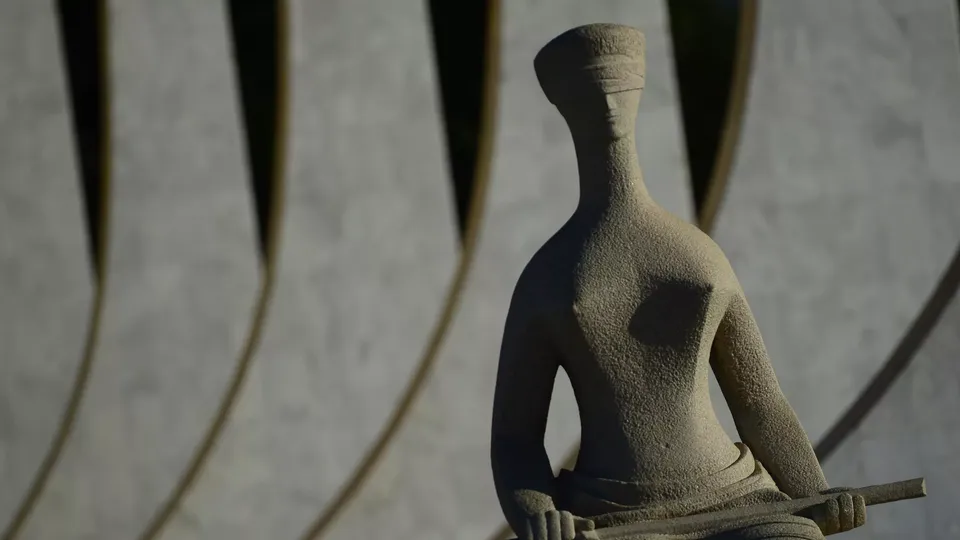 Pol&iacute;cia Federal investiga vazamento de dados da Receita envolvendo ministros do STF