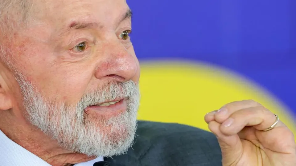 Lula sanciona reajuste salarial para servidores do Legislativo e veta penduricalhos
