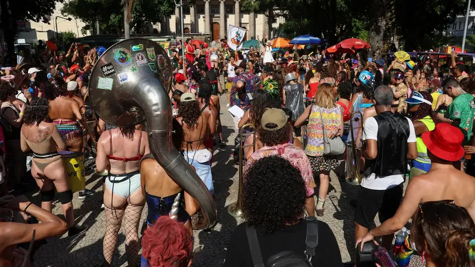 PM do Rio de Janeiro realiza opera&ccedil;&atilde;o e prende 458 suspeitos durante o Carnaval 2026