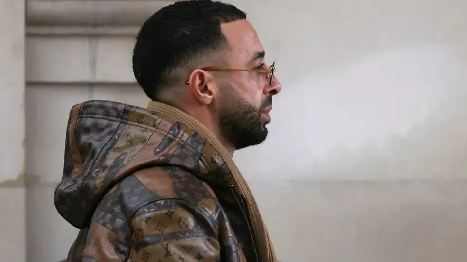 Rapper Naps &eacute; condenado a sete anos de pris&atilde;o por estupro em Paris