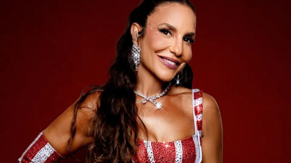 Cantora foi hospitalizada para exames de rotina e est&aacute; sob cuidados m&eacute;dicos; assessoria tranquiliza f&atilde;s.