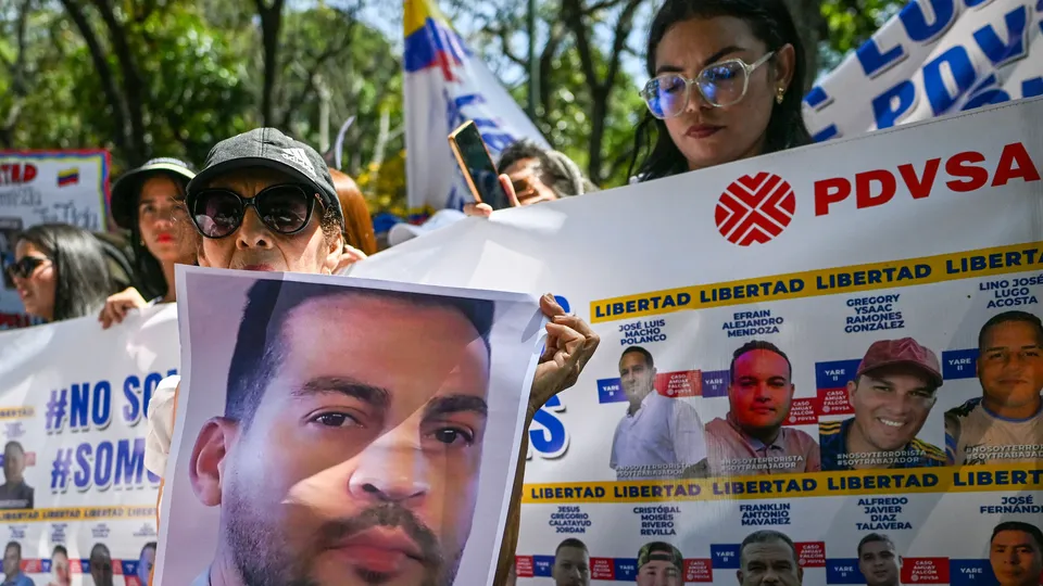 Venezuela liberta 17 presos pol&iacute;ticos ap&oacute;s anistia sancionada pela presidente interina