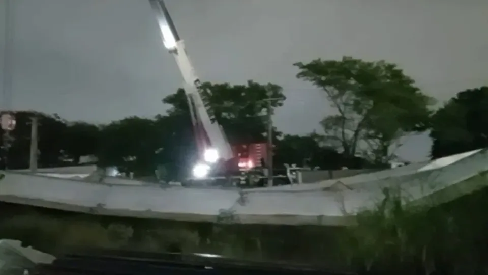 Acidente ocorreu na Avenida 31 de Mar&ccedil;o; Corpo de Bombeiros atendeu duas v&iacute;timas no local