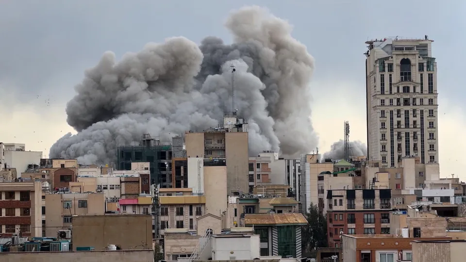 Declara&ccedil;&atilde;o do ministro Ahmad Donyamali ocorre ap&oacute;s a morte do aiatol&aacute; Ali Khamenei em ataques dos EUA.