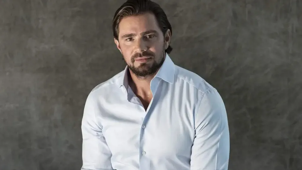 Defesa do banqueiro nega tratativas, enquanto investiga&ccedil;&otilde;es sobre fraudes seguem.