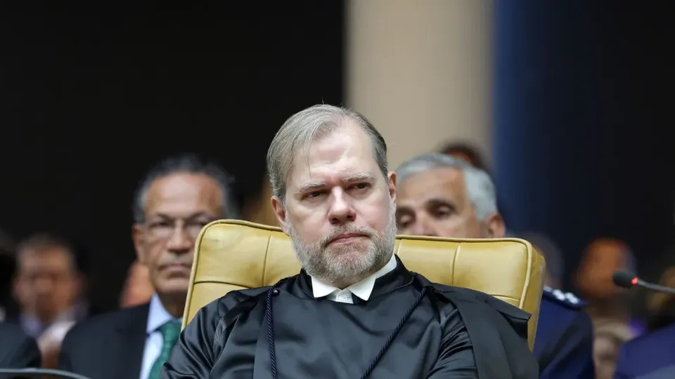 Ministro do STF decidiu pelo arquivamento ap&oacute;s aus&ecirc;ncia de elementos que justifiquem apura&ccedil;&otilde;es.