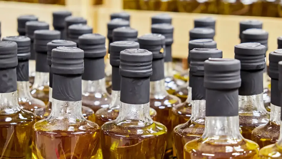 A decis&atilde;o da Anvisa se baseia na origem desconhecida do produto e irregularidades nas empresas envolvidas.