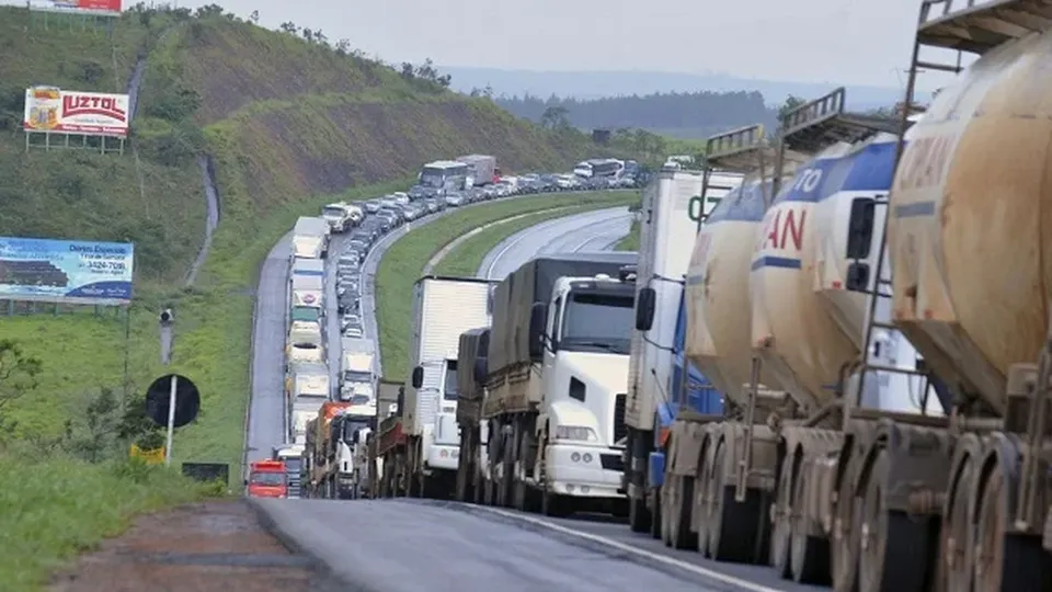 Movimento ganha for&ccedil;a entre motoristas aut&ocirc;nomos e celetistas, que criticam medidas ineficazes do governo federal