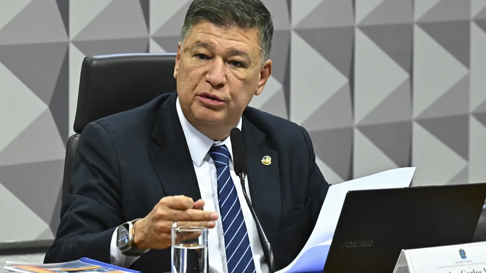 O presidente da CPMI do INSS, Carlos Viana, classifica a libera&ccedil;&atilde;o de Leila Pereira como um "precedente perigoso" para o Legislativo.