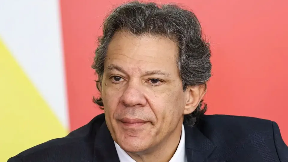 Haddad apresenta proposta para reduzir ICMS dos combust&iacute;veis e evitar greve de caminhoneiros