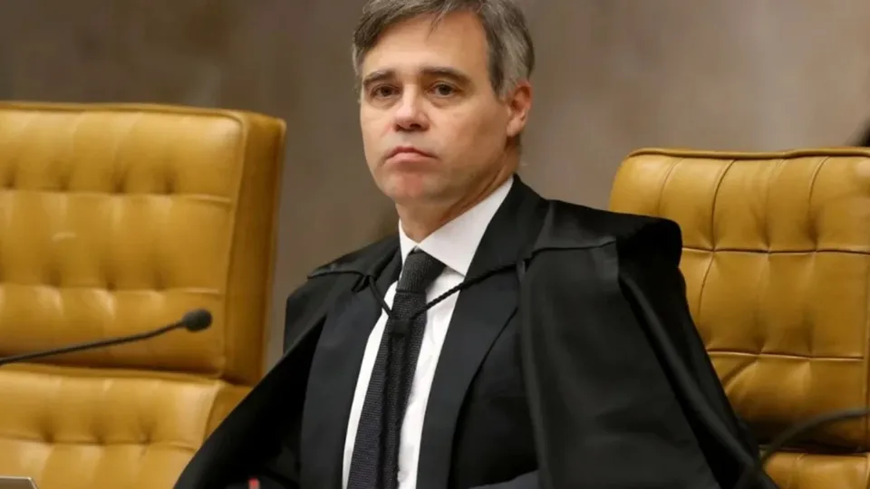 Jos&eacute; Luis Oliveira Lima, novo defensor de Vorcaro, se encontrou com o ministro Andr&eacute; Mendon&ccedil;a para tratar de dela&ccedil;&atilde;o no caso Master.