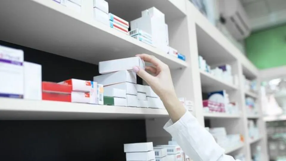 A norma sancionada por Lula exige espa&ccedil;o exclusivo e presen&ccedil;a de farmac&ecirc;utico durante todo o funcionamento.