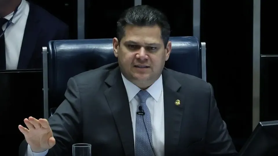 Ministro deu prazo de 48 horas para o Congresso realizar leitura do requerimento de prorroga&ccedil;&atilde;o da comiss&atilde;o.