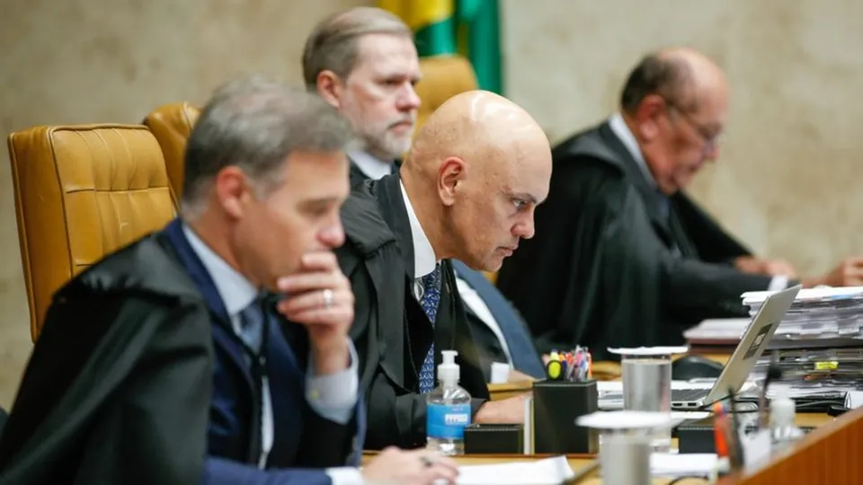 Supremo Tribunal Federal discute pagamentos que ultrapassam teto constitucional de R$ 46.366,19; decis&atilde;o pode impactar servidores.