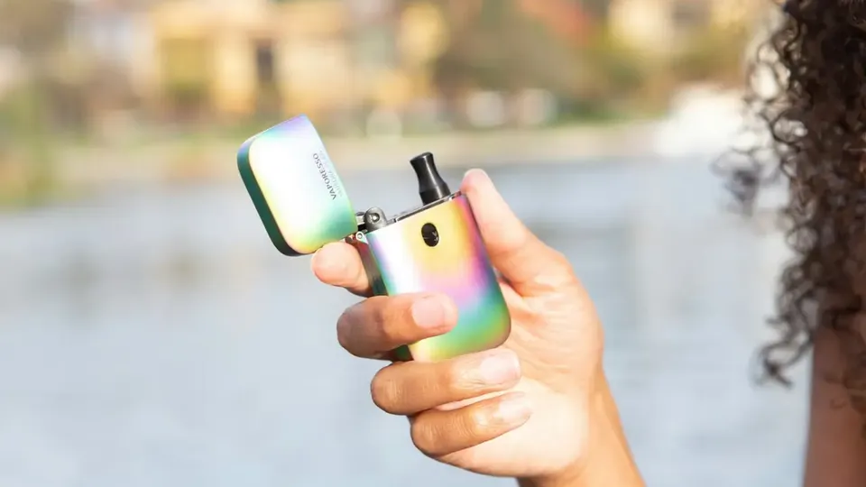 Dados da Pesquisa Nacional de Sa&uacute;de do Escolar mostram aumento no uso de vapes entre jovens; consumo de &aacute;lcool e drogas cai