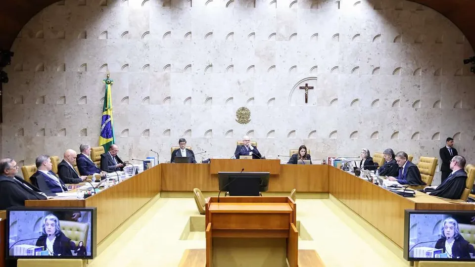 Decis&atilde;o un&acirc;nime do STF determina o corte de aux&iacute;lios inconstitucionais e limita penduricalhos a 35% do sal&aacute;rio dos ministros.