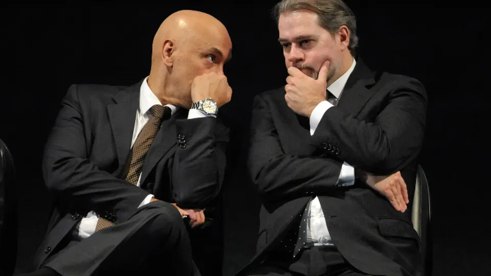 Levantamento da AtlasIntel/Bloomberg mostra percep&ccedil;&atilde;o negativa sobre o envolvimento do STF e outras institui&ccedil;&otilde;es no esc&acirc;ndalo do Banco Master.