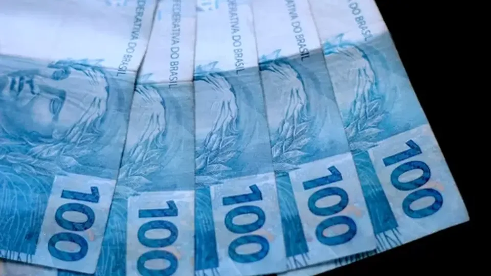 O &Iacute;ndice Nacional de Pre&ccedil;os ao Consumidor Amplo - 15 (IPCA-15) subiu 0,44% em mar&ccedil;o, acima da mediana das proje&ccedil;&otilde;es de 0,29%