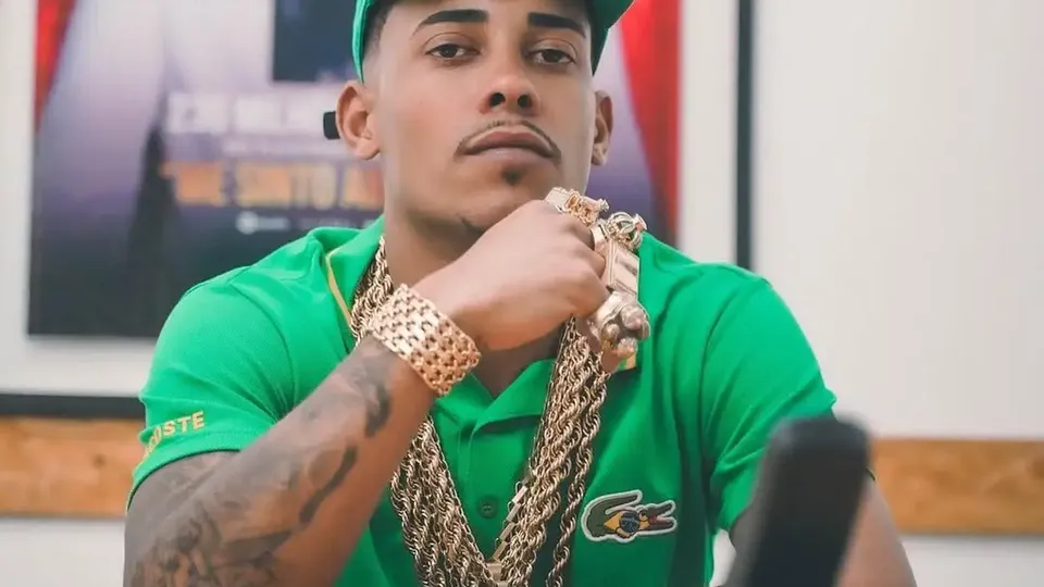 Cantor foi feito ref&eacute;m por assaltantes que levaram dinheiro e bens em sua resid&ecirc;ncia no Recreio dos Bandeirantes