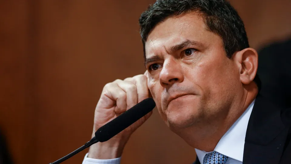 Levantamento aponta que o senador do PL possui entre 46% e 52,5% das inten&ccedil;&otilde;es de voto em diferentes cen&aacute;rios.