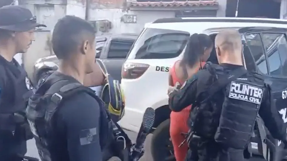 Mulher &eacute; presa por fraudes em leil&otilde;es de ve&iacute;culos que causaram preju&iacute;zo de R$ 700 mil