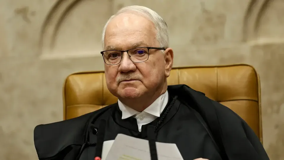 Ministra do STF destaca a import&acirc;ncia do Poder Judici&aacute;rio e aponta erros a serem corrigidos