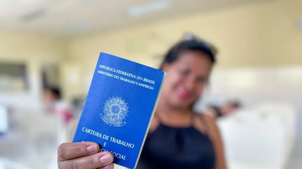 Instituto Brasileiro de Geografia e Estat&iacute;stica divulga dados da Pnad Cont&iacute;nua; taxa de desocupa&ccedil;&atilde;o subiu em 15 estados.