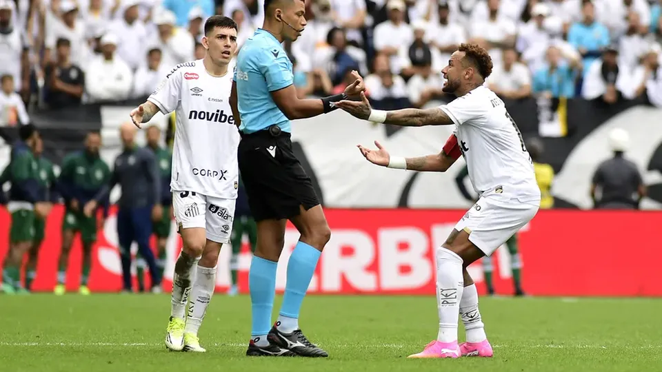 Santos solicita anula&ccedil;&atilde;o de partida contra Coritiba por erro na substitui&ccedil;&atilde;o de Neymar