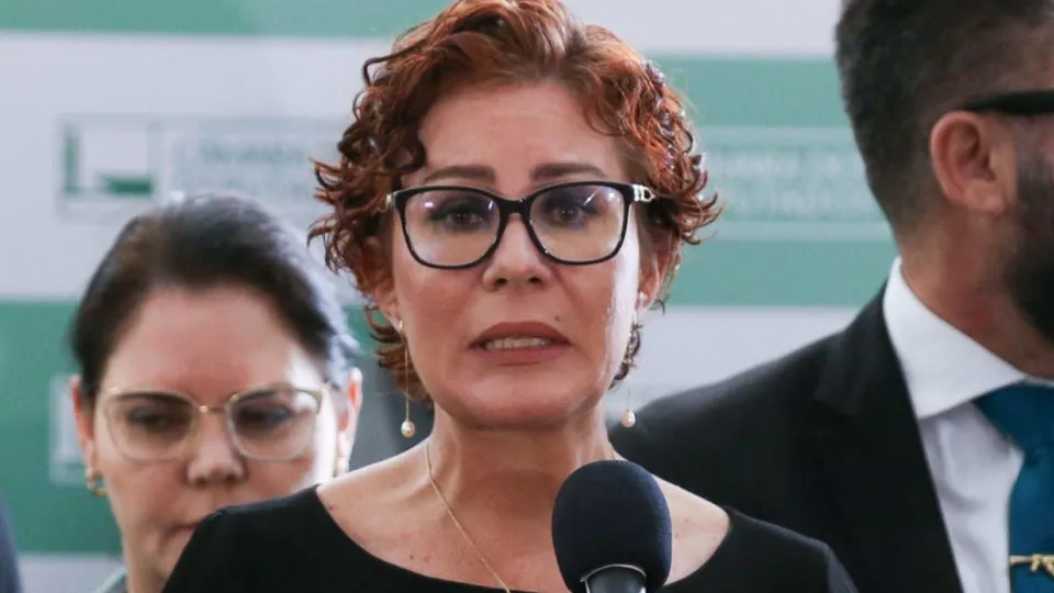 Moraes determina que governo brasileiro inicie extradi&ccedil;&atilde;o de Carla Zambelli da It&aacute;lia