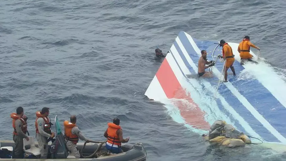 Justi&ccedil;a francesa responsabiliza empresas por homic&iacute;dio culposo ap&oacute;s 17 anos da trag&eacute;dia no Oceano Atl&acirc;ntico