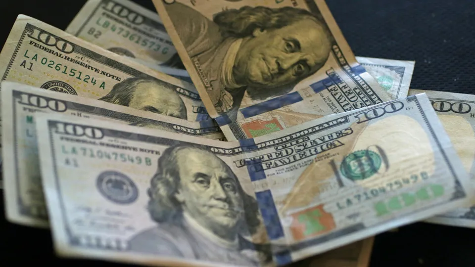 Estudo do banco su&iacute;&ccedil;o UBS aponta que cerca de um milh&atilde;o de pessoas se tornaram milion&aacute;rias em 2025, com crescimento de 10,8%.