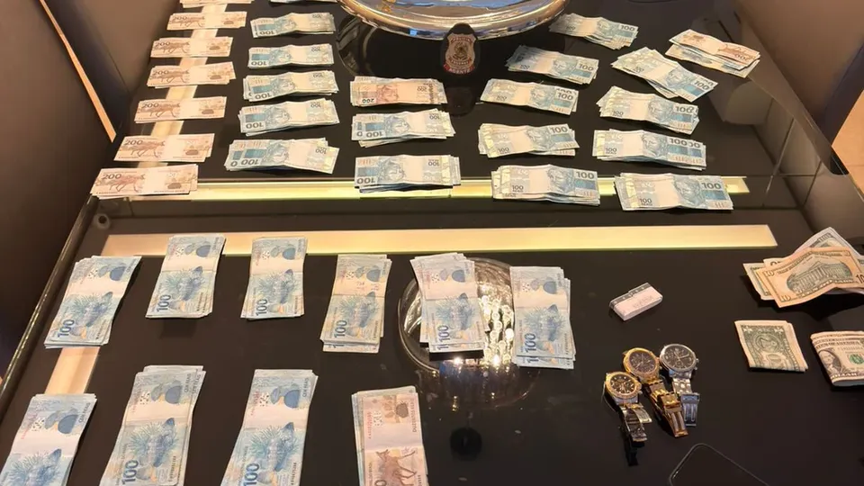 A terceira fase da Opera&ccedil;&atilde;o Rent a Car foca em assessores do deputado, que j&aacute; foi alvo de investiga&ccedil;&otilde;es anteriores.
