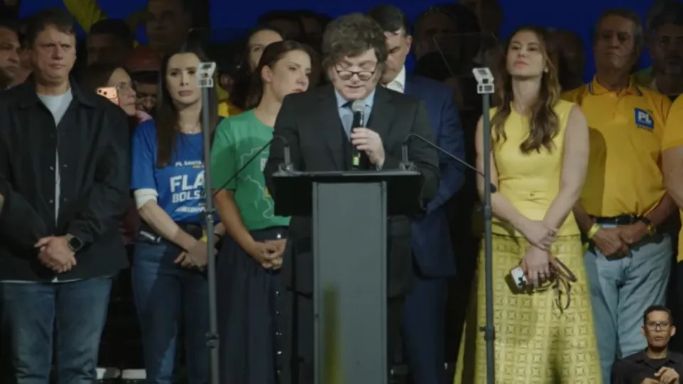 O Itamaraty chamou o embaixador Julio Bitelli para prestar esclarecimentos sobre declara&ccedil;&otilde;es hostis do presidente argentino.