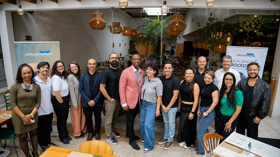 Caf&eacute; da manh&atilde; reuniu profissionais do setor pet em S&atilde;o Paulo e apresentou a&ccedil;&otilde;es de educa&ccedil;&atilde;o, nutri&ccedil;&atilde;o e apoio &agrave; ado&ccedil;&atilde;o respons&aacute;vel no Brasil.