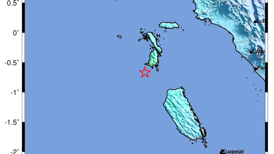 Um tremor de 6,1 graus atinge a Indon&eacute;sia, tr&ecirc;s dias ap&oacute;s terremoto devastador; n&atilde;o h&aacute; alerta de tsunami.