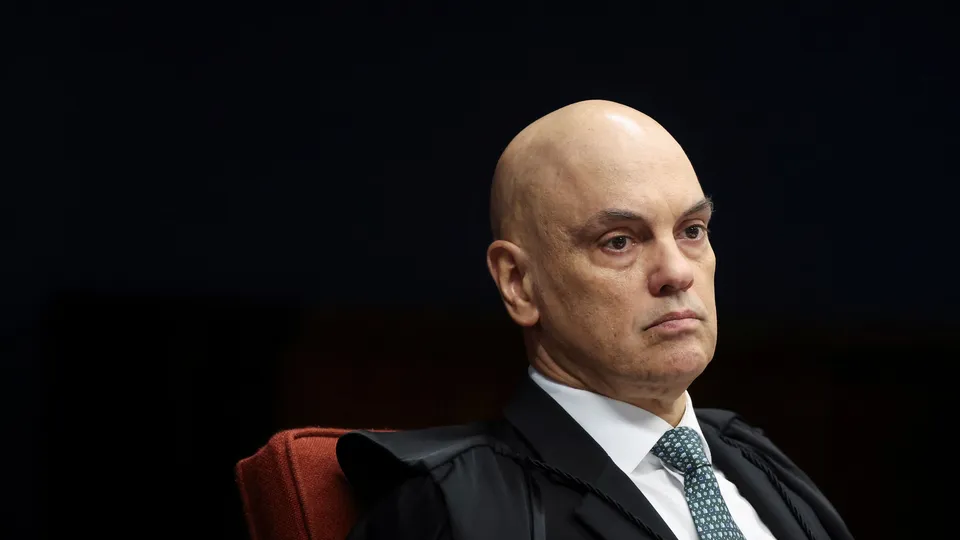 Moraes determina que Ex&eacute;rcito destrua ou doe armas apreendidas de Bolsonaro