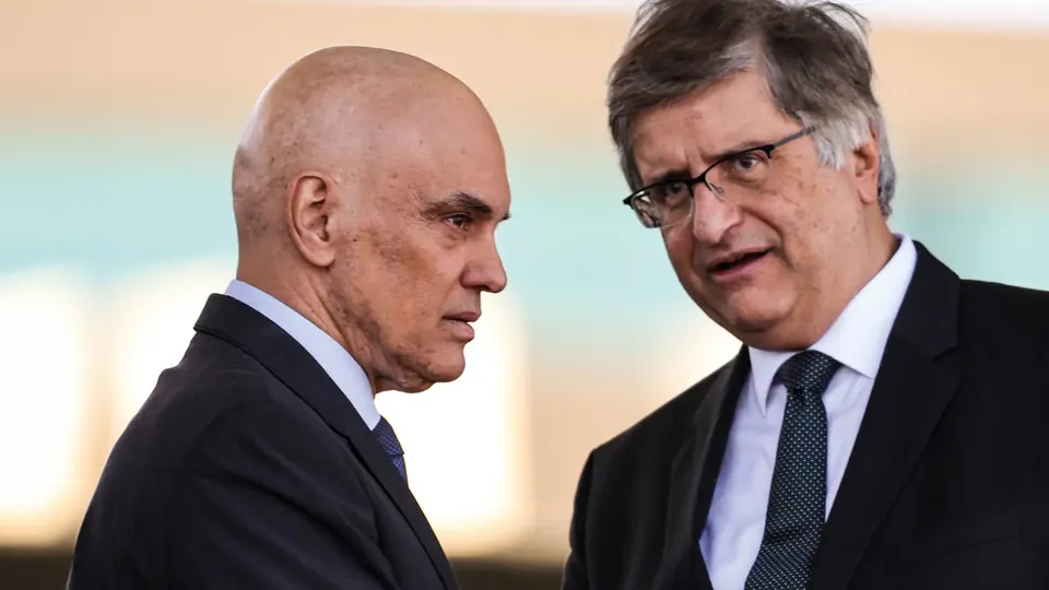 Paulo Gonet, procurador-geral da Rep&uacute;blica, pede a nulidade de relat&oacute;rio que exp&otilde;e conversas entre o ministro e o ex-banqueiro.