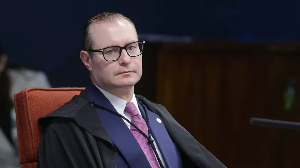 Ministro Cristiano Zanin recebe dados do celular de Daniel Vorcaro da PF