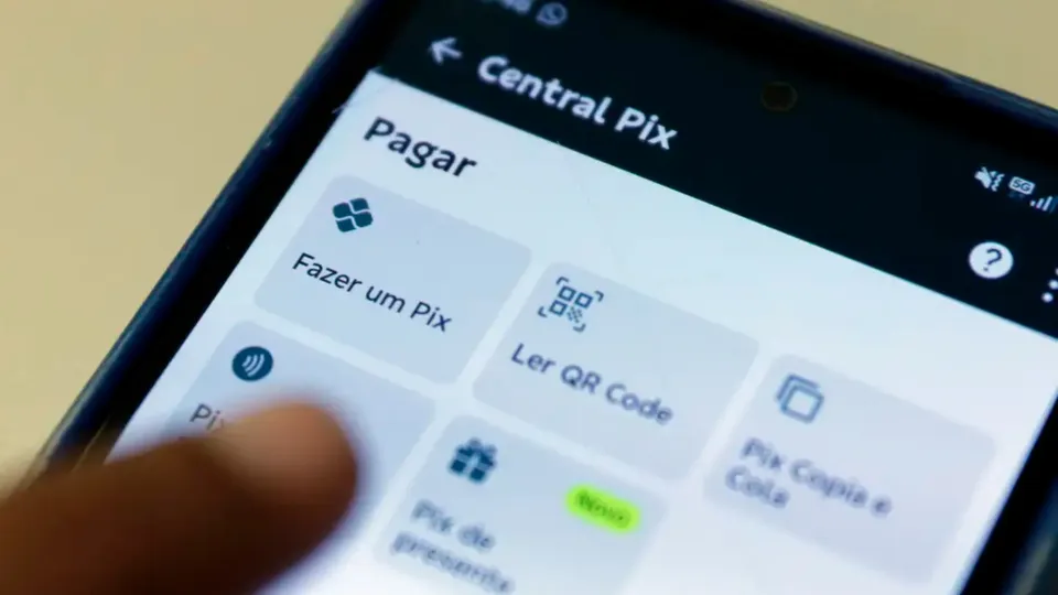 Banco Central altera regras e libera uso do Pix Autom&aacute;tico em contas-sal&aacute;rio